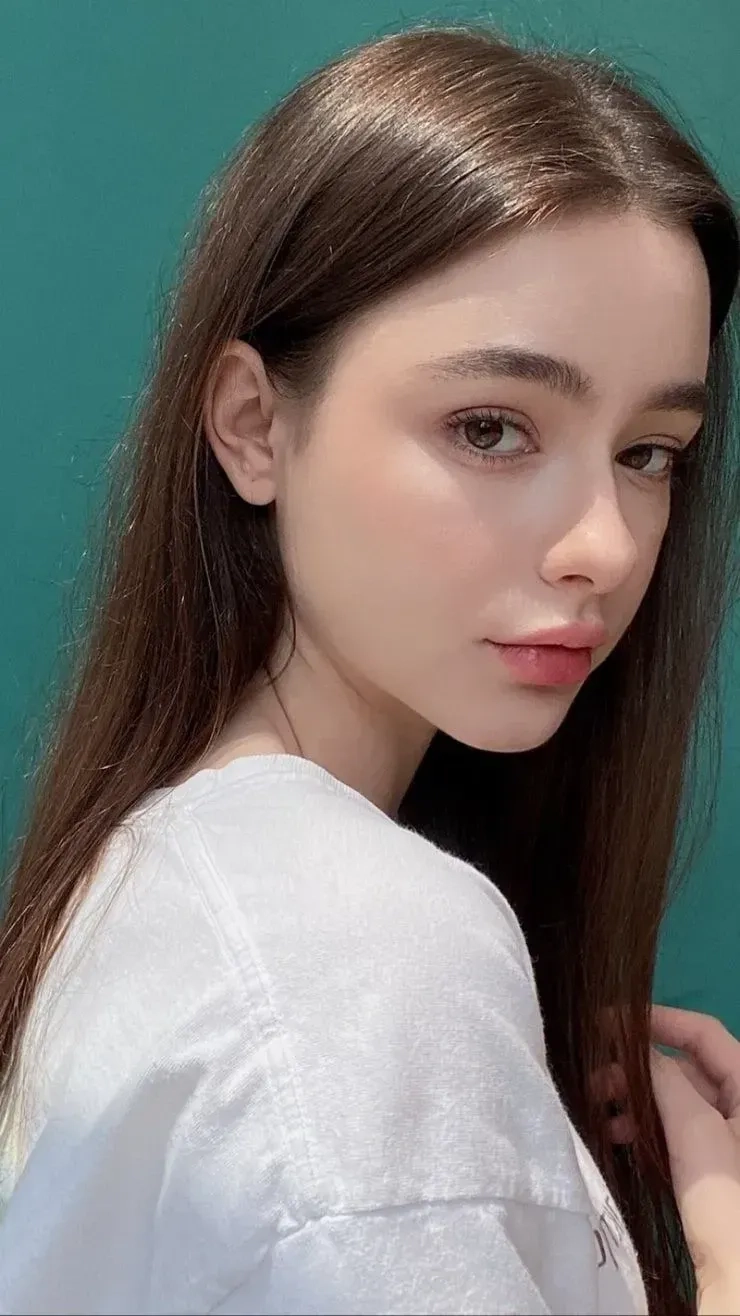 Diễn viên nữ Mỹ với phong cách thời trang hiện đại đầy sáng tạo và thu hút