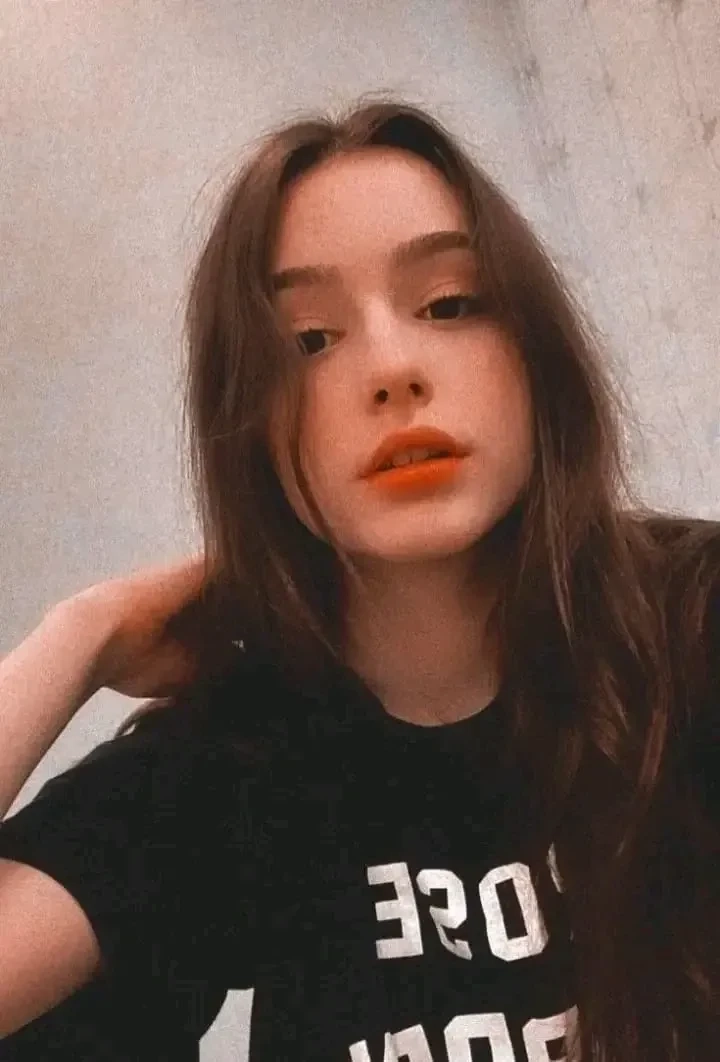 Ảnh người mẫu Tây trên tạp chí với thần thái cuốn hút và nổi bật