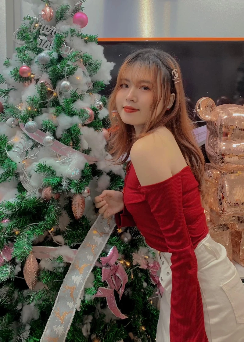 Gái đẹp Trung Quốc với phong cách ngầu, tự tin và đầy quyến rũ