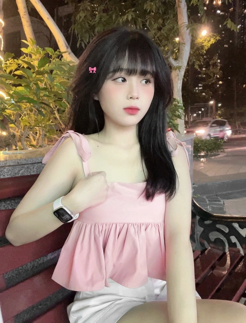 Gái đẹp thả rông, nổi bật với vẻ đẹp tự nhiên và quyến rũ