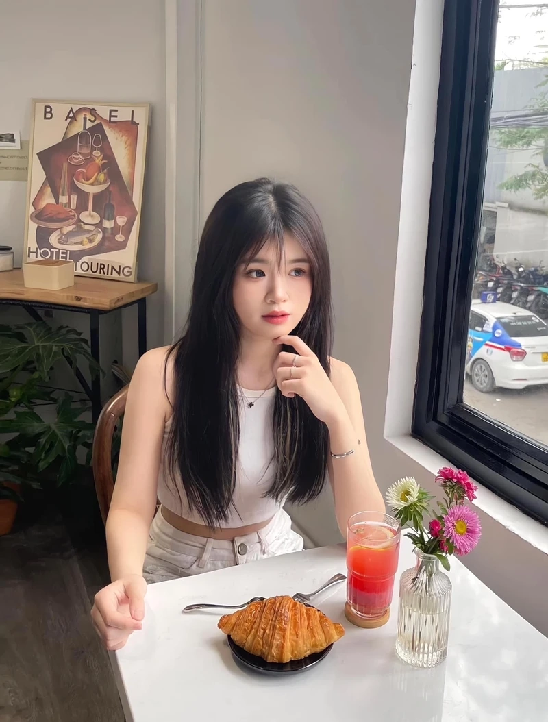 Gái đẹp 2k10 với vẻ ngoài trẻ trung, xinh đẹp và cuốn hút