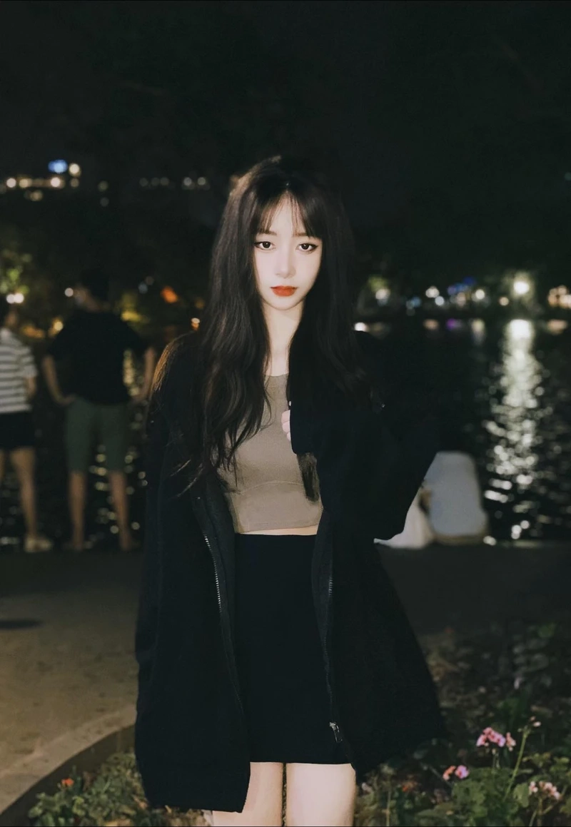 Hình nền gái xinh 4k cho máy tính, sắc nét và nổi bật với vẻ đẹp tự nhiên